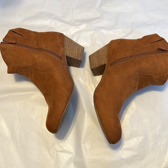 torrid Shoes - Torrid Tan Ankle Boots Size 9.5